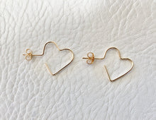 Load image into Gallery viewer, HEY GIRL HEART HOOPS - 14KSM
